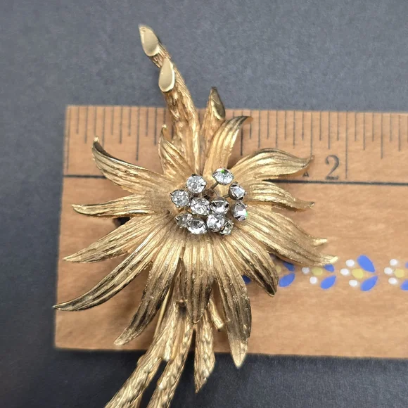 VTG HAR Gold Tone Floral Spray Brooch Rhinestone Cluster Mid Century Flower - Picture 10 of 10